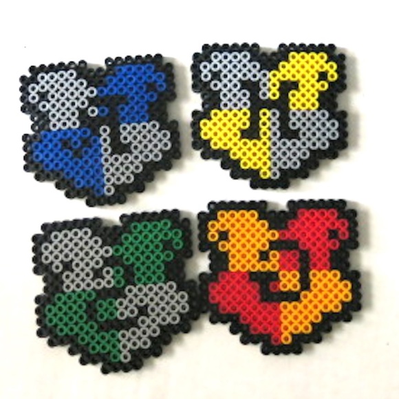 Perler 4 Harry Potter Crest Magnet or Keychain - Picture 6 of 6